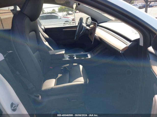 Photo 4 VIN: 7SAYGDEE2PA128410 - TESLA MODEL Y 