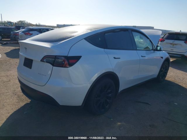 Photo 3 VIN: 7SAYGDEE2PA145417 - TESLA MODEL Y 