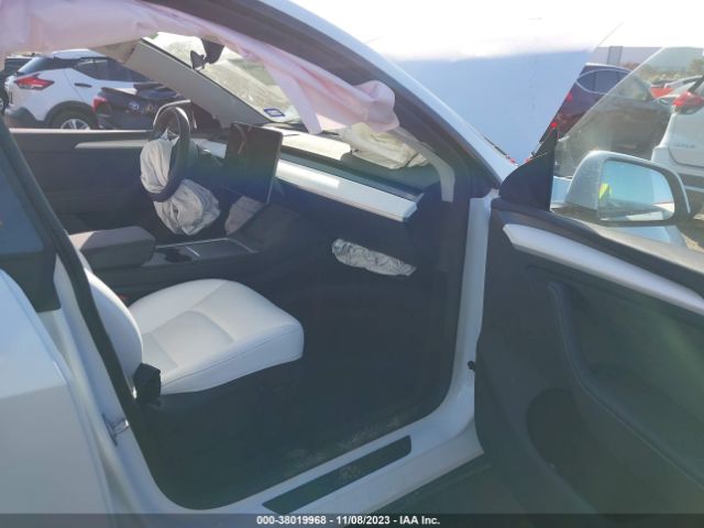 Photo 4 VIN: 7SAYGDEE2PA145417 - TESLA MODEL Y 