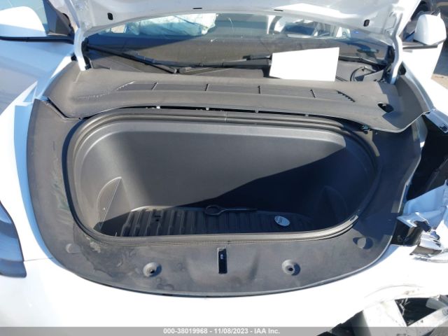 Photo 9 VIN: 7SAYGDEE2PA145417 - TESLA MODEL Y 