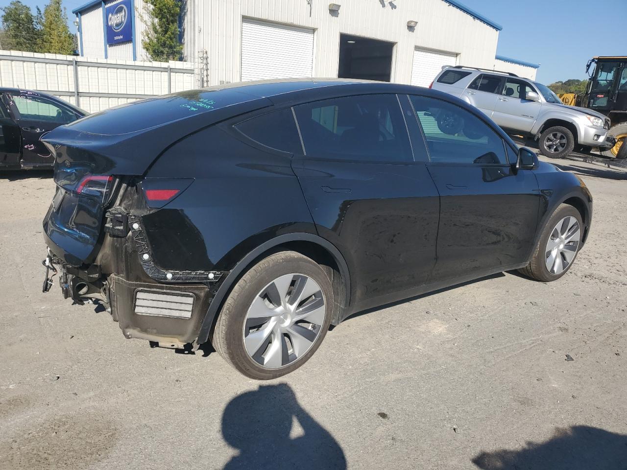 Photo 2 VIN: 7SAYGDEE2PA147930 - TESLA MODEL Y 