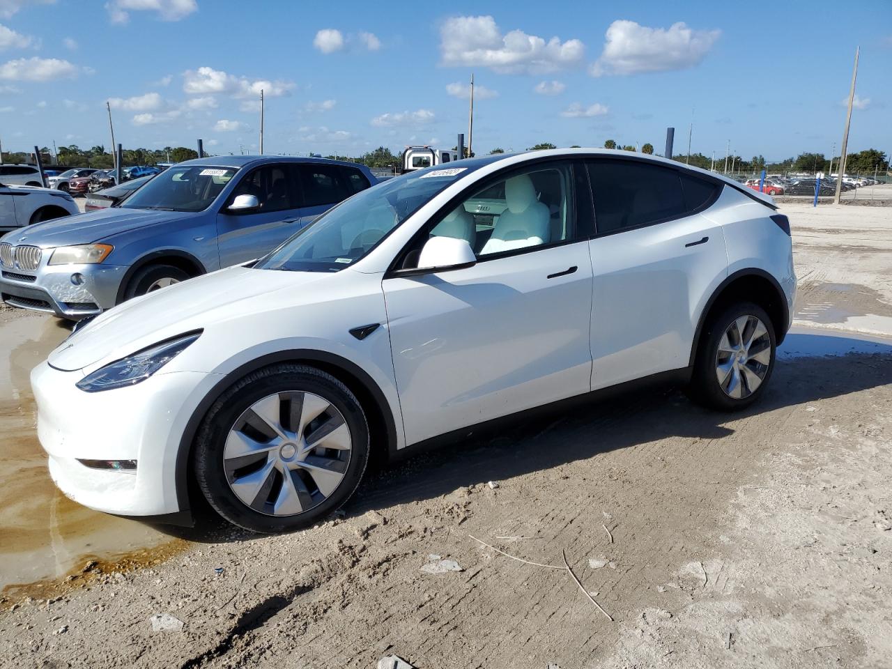 Photo 0 VIN: 7SAYGDEE2PA161715 - TESLA MODEL Y 