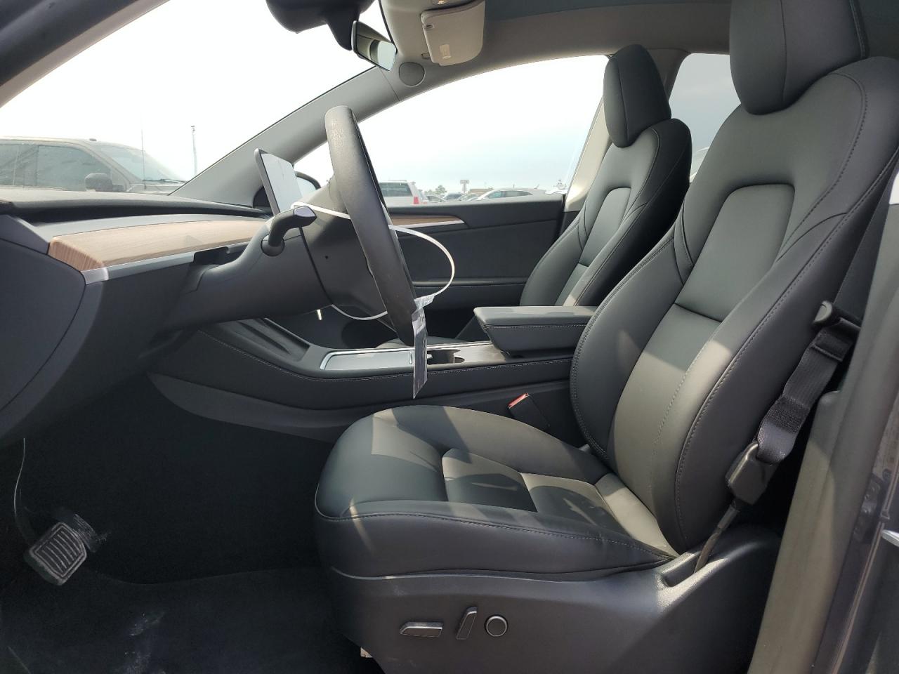 Photo 6 VIN: 7SAYGDEE2PA190079 - TESLA MODEL Y 