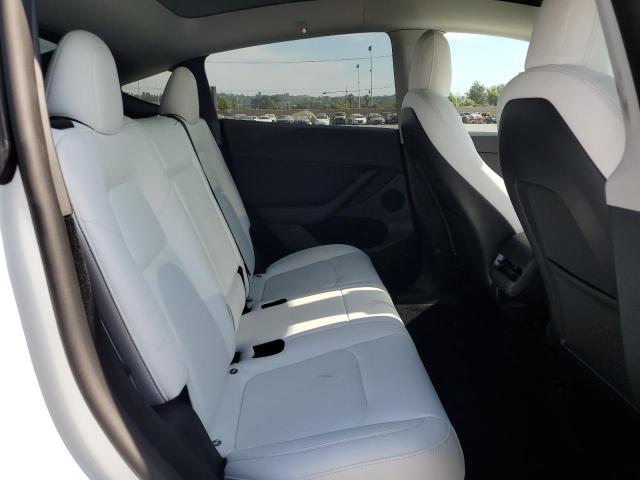 Photo 10 VIN: 7SAYGDEE2PF589397 - TESLA MODEL Y 