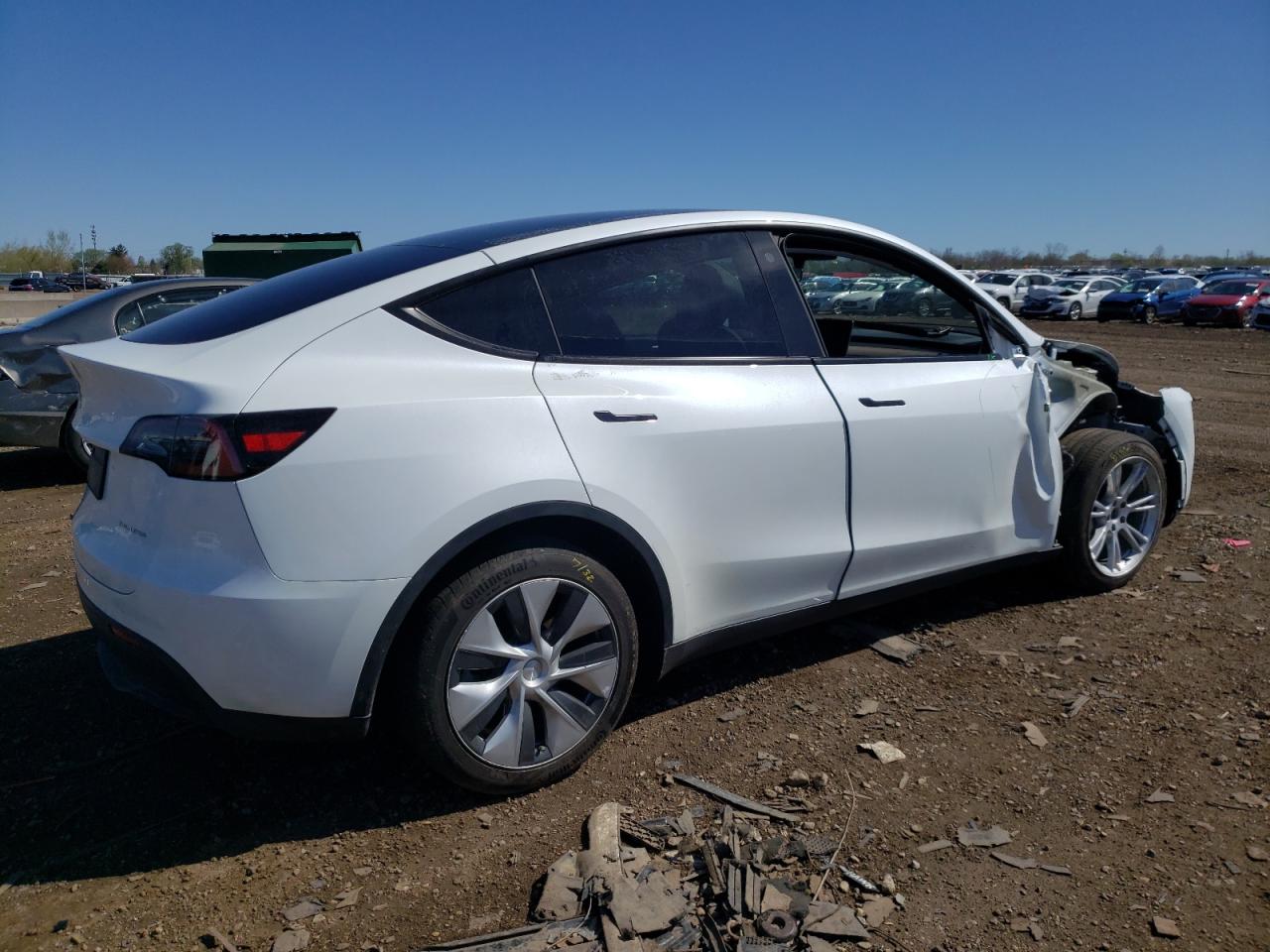 Photo 2 VIN: 7SAYGDEE2PF643524 - TESLA MODEL Y 