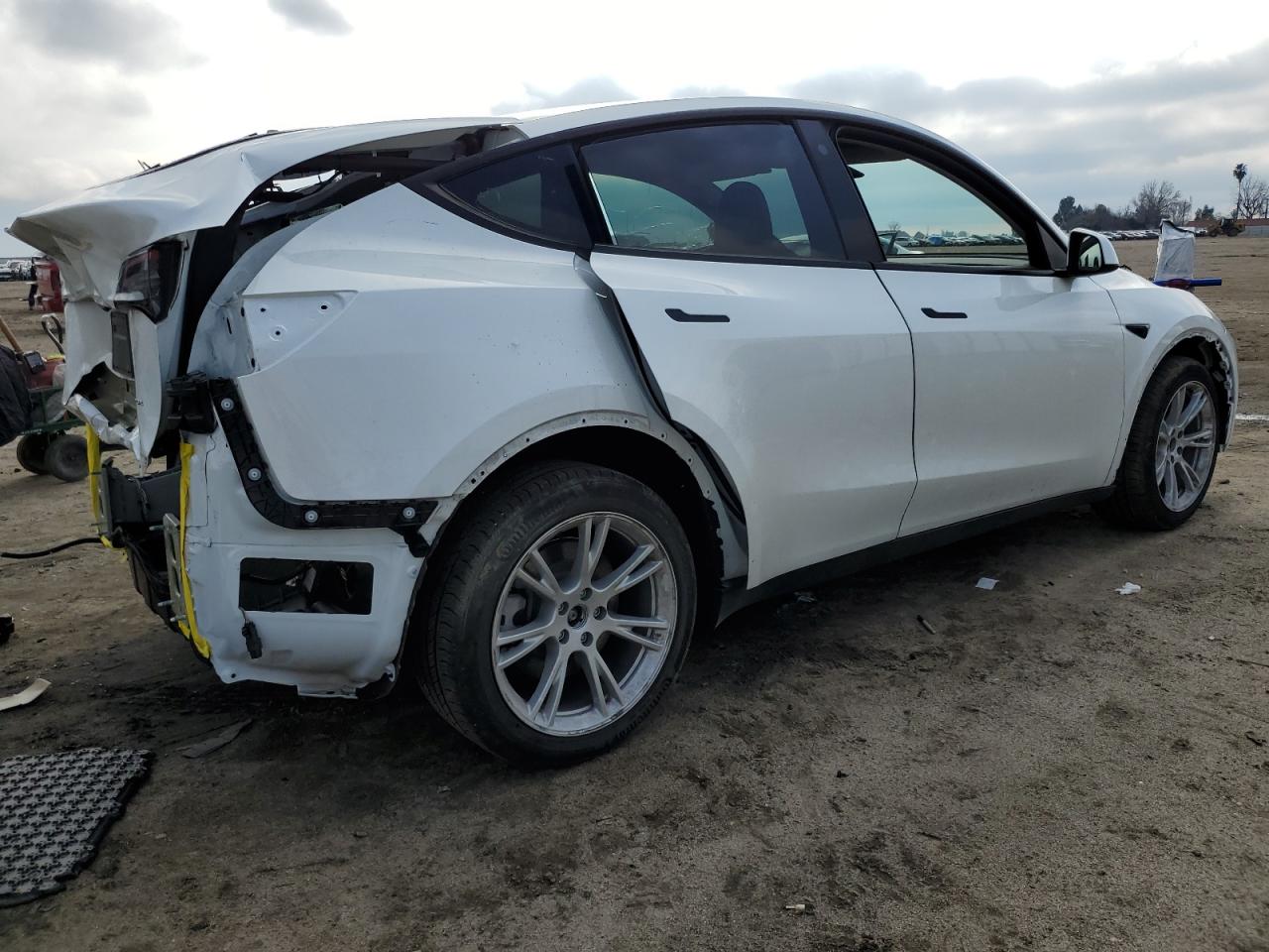 Photo 2 VIN: 7SAYGDEE2PF742103 - TESLA MODEL Y 