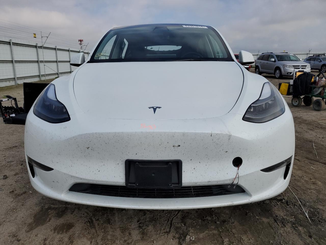 Photo 4 VIN: 7SAYGDEE2PF742103 - TESLA MODEL Y 