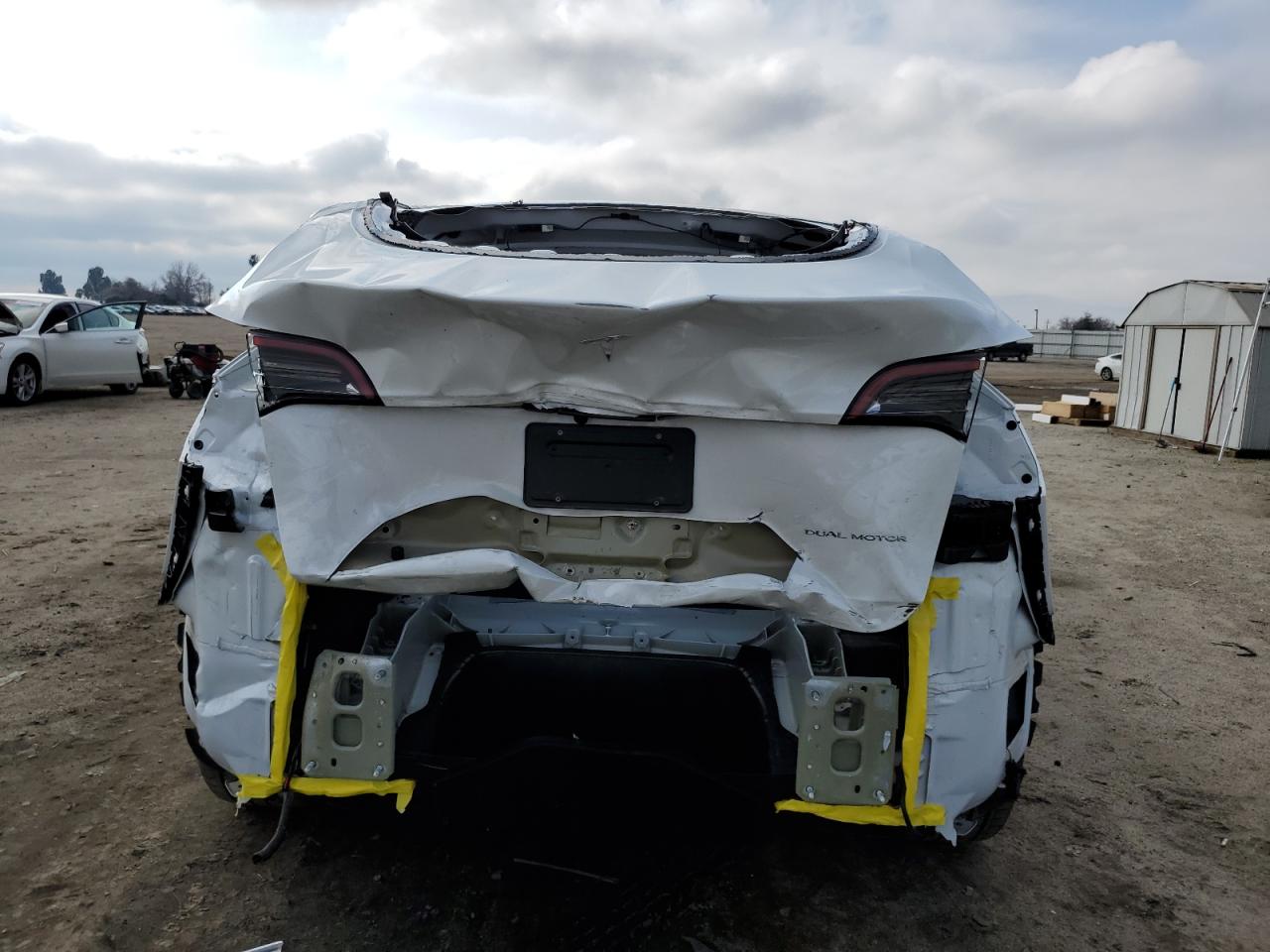 Photo 5 VIN: 7SAYGDEE2PF742103 - TESLA MODEL Y 