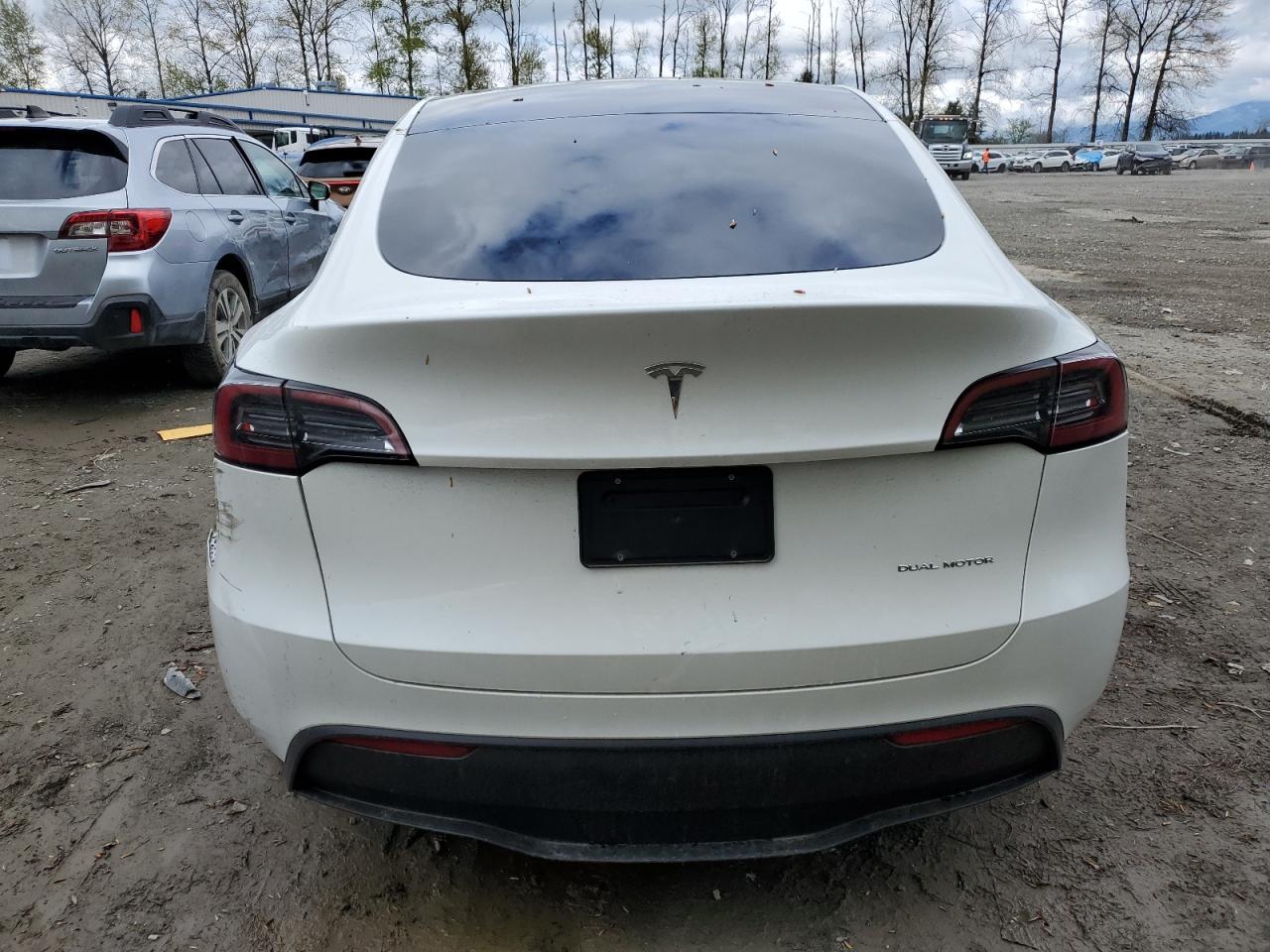 Photo 5 VIN: 7SAYGDEE2PF833890 - TESLA MODEL Y 