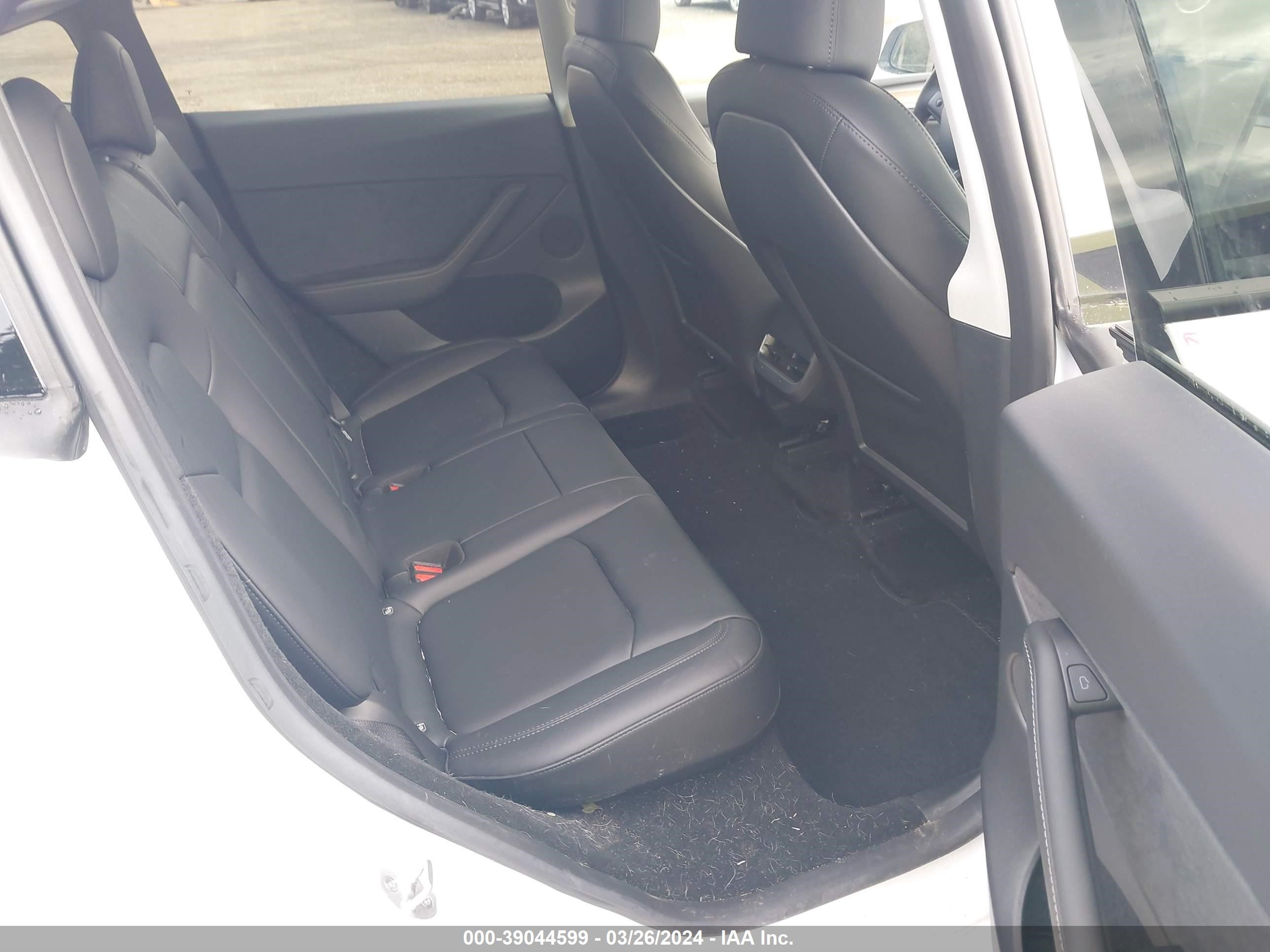 Photo 7 VIN: 7SAYGDEE2PF869031 - TESLA MODEL Y 