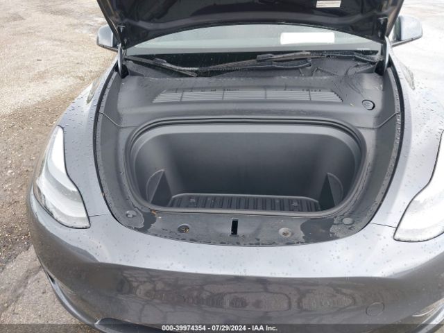 Photo 9 VIN: 7SAYGDEE2PF877629 - TESLA MODEL Y 