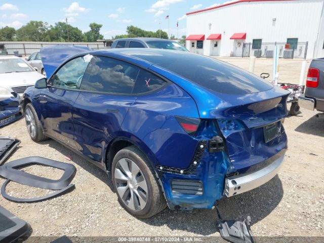 Photo 2 VIN: 7SAYGDEE2PF885715 - TESLA MODEL Y 