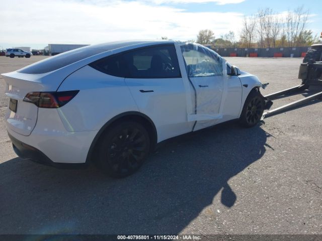 Photo 3 VIN: 7SAYGDEE2PF908183 - TESLA MODEL Y 