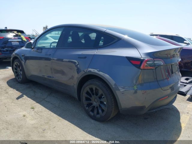 Photo 2 VIN: 7SAYGDEE2PF910029 - TESLA MODEL Y 