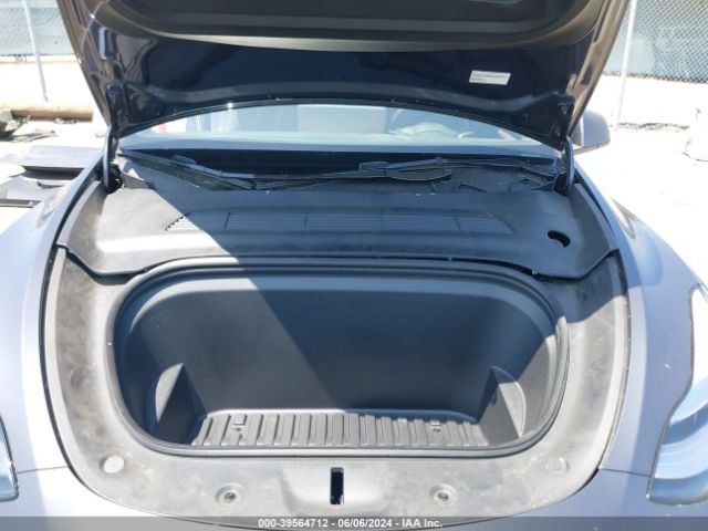 Photo 9 VIN: 7SAYGDEE2PF910029 - TESLA MODEL Y 