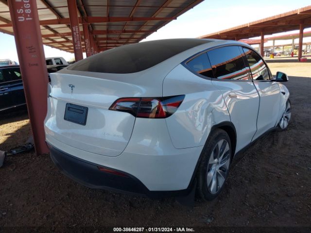 Photo 3 VIN: 7SAYGDEE2PF939546 - TESLA MODEL Y 