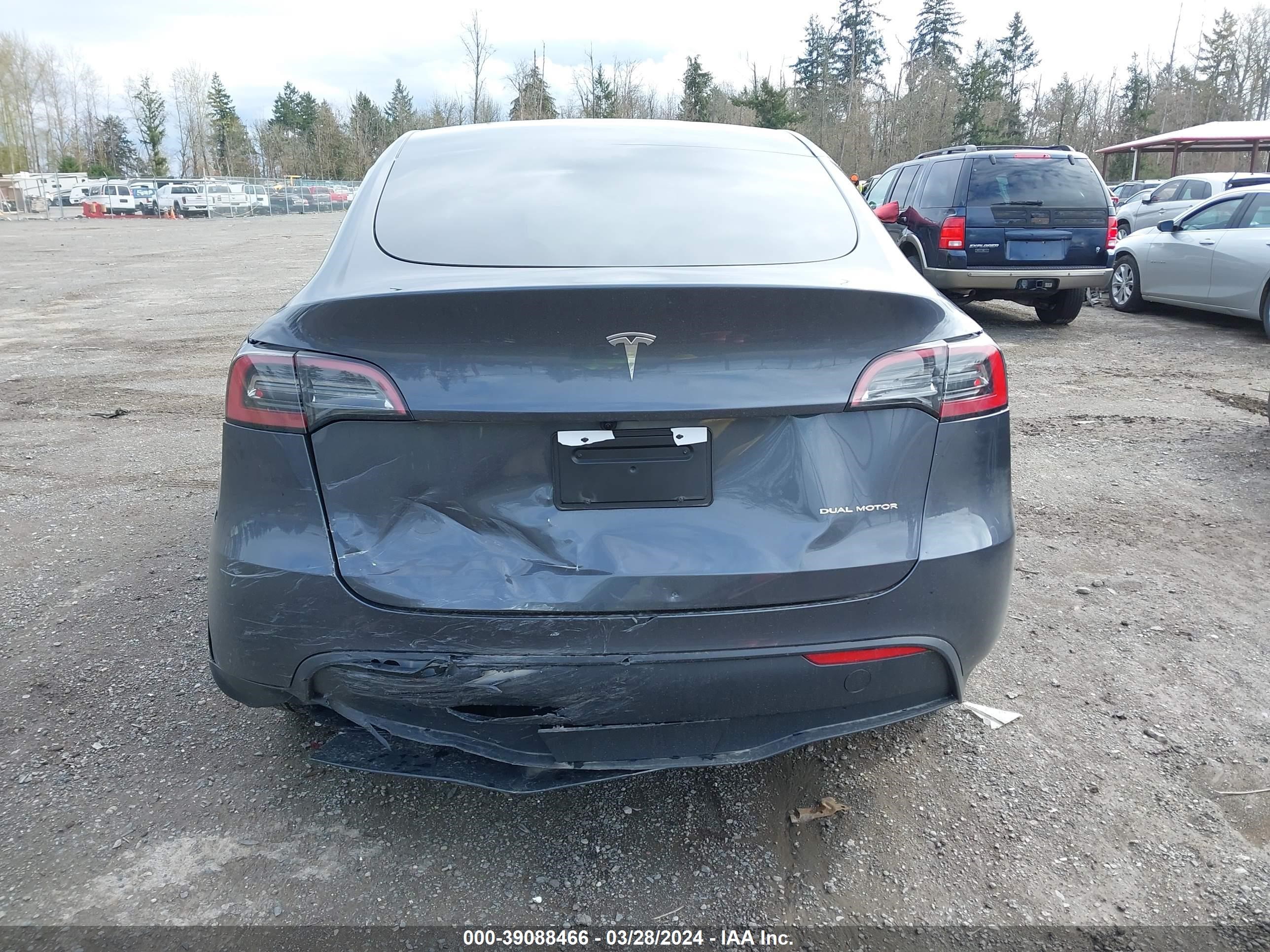 Photo 15 VIN: 7SAYGDEE2PF980484 - TESLA MODEL Y 