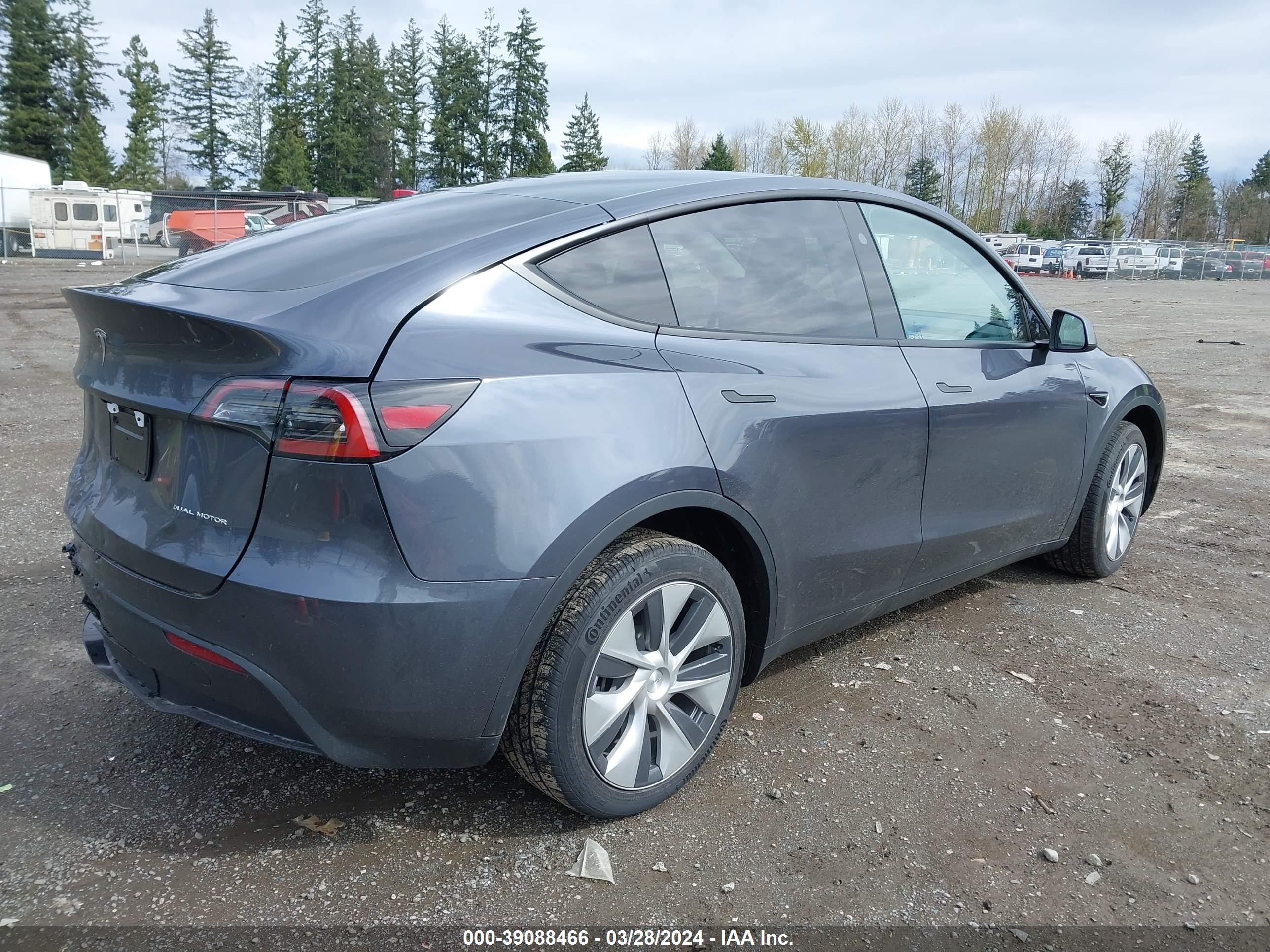 Photo 3 VIN: 7SAYGDEE2PF980484 - TESLA MODEL Y 