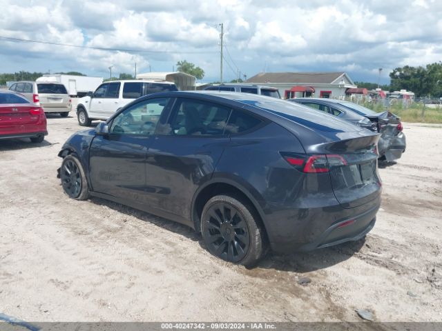 Photo 2 VIN: 7SAYGDEE2RA218515 - TESLA MODEL Y 