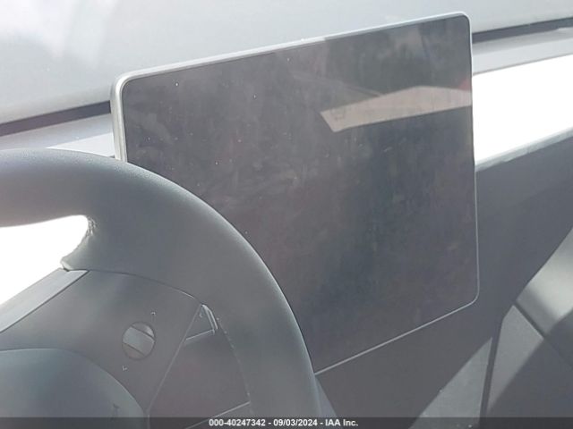 Photo 6 VIN: 7SAYGDEE2RA218515 - TESLA MODEL Y 