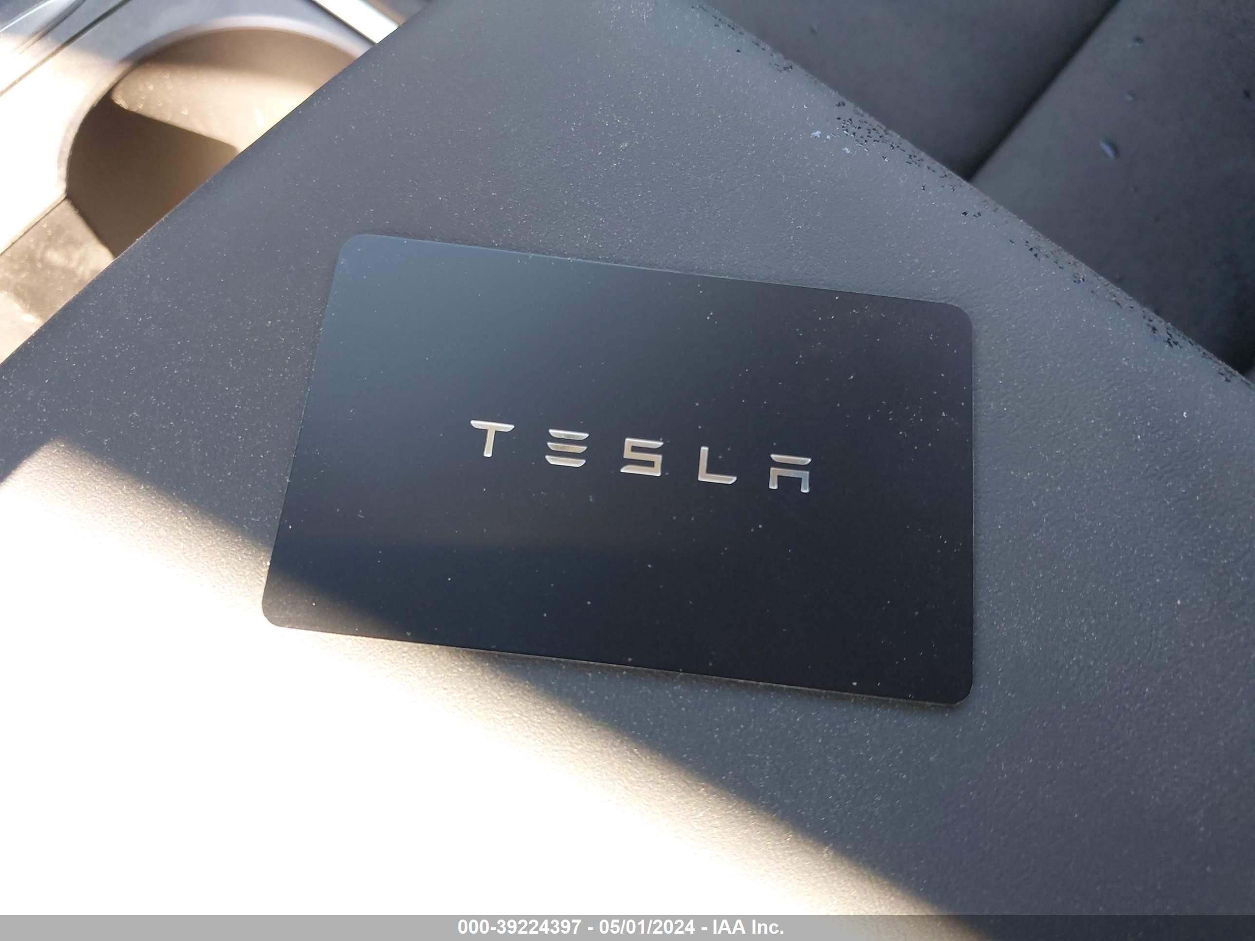 Photo 10 VIN: 7SAYGDEE2RA225755 - TESLA MODEL Y 