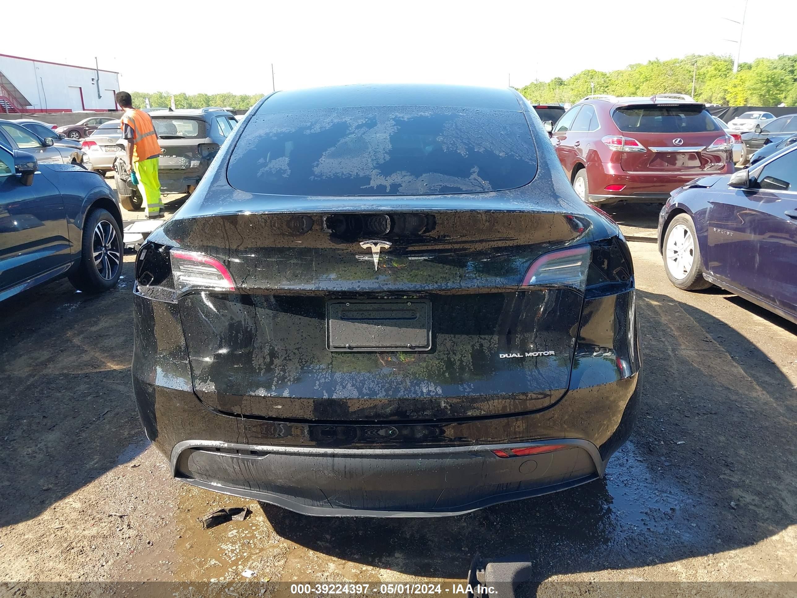 Photo 16 VIN: 7SAYGDEE2RA225755 - TESLA MODEL Y 