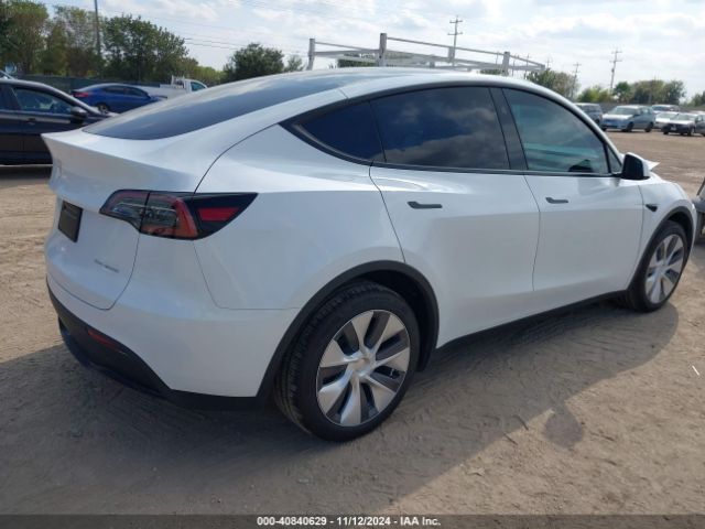 Photo 3 VIN: 7SAYGDEE2RA255743 - TESLA MODEL Y 