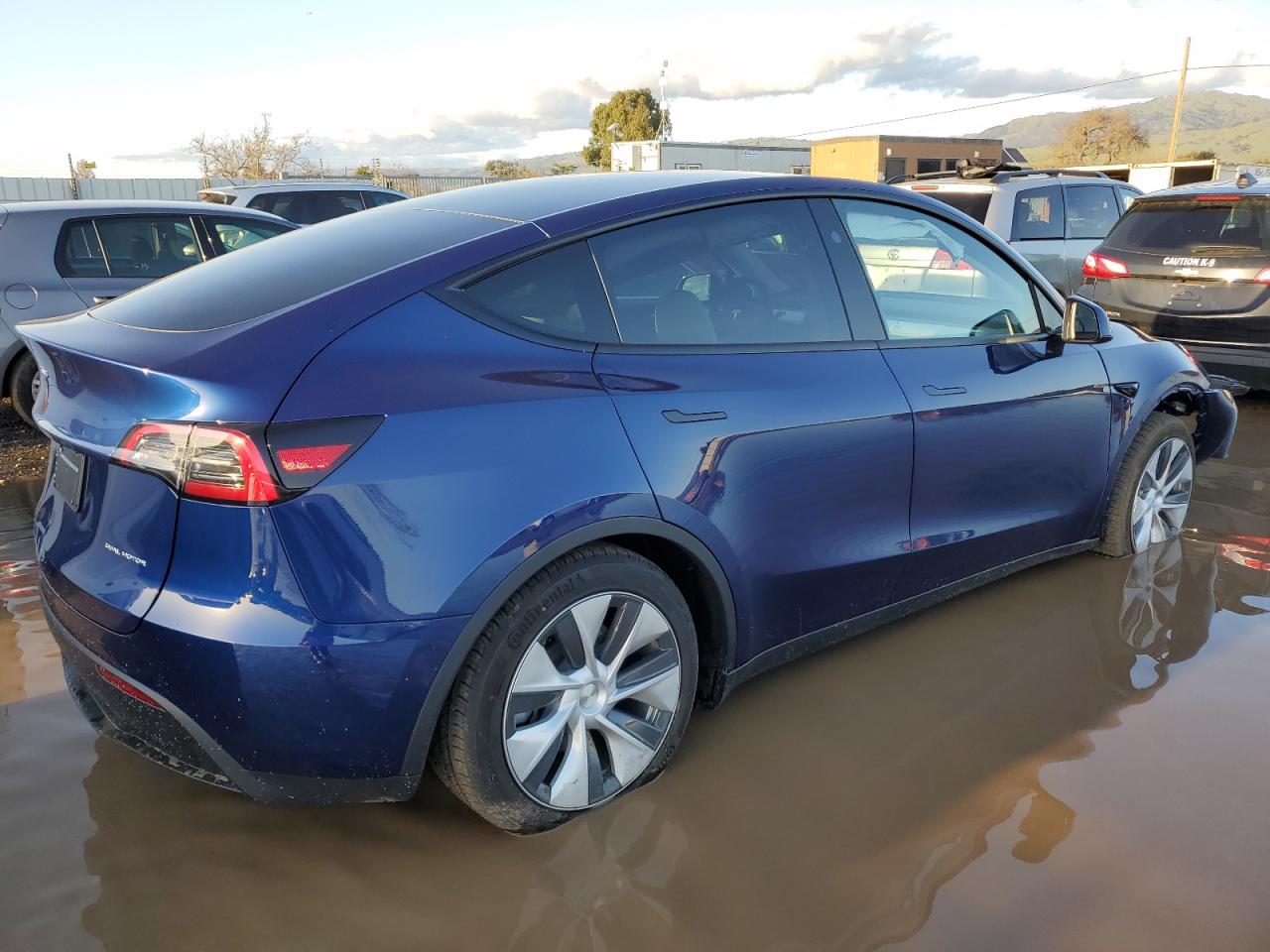 Photo 2 VIN: 7SAYGDEE2RF983730 - TESLA MODEL Y 