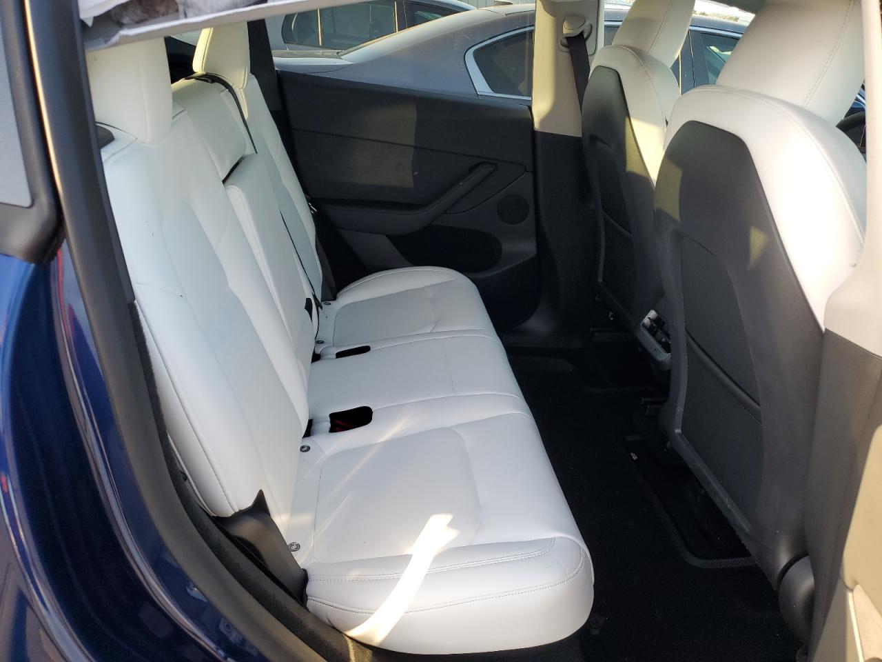 Photo 9 VIN: 7SAYGDEE2RF983730 - TESLA MODEL Y 