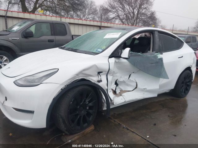 Photo 5 VIN: 7SAYGDEE3NF322122 - TESLA MODEL Y 