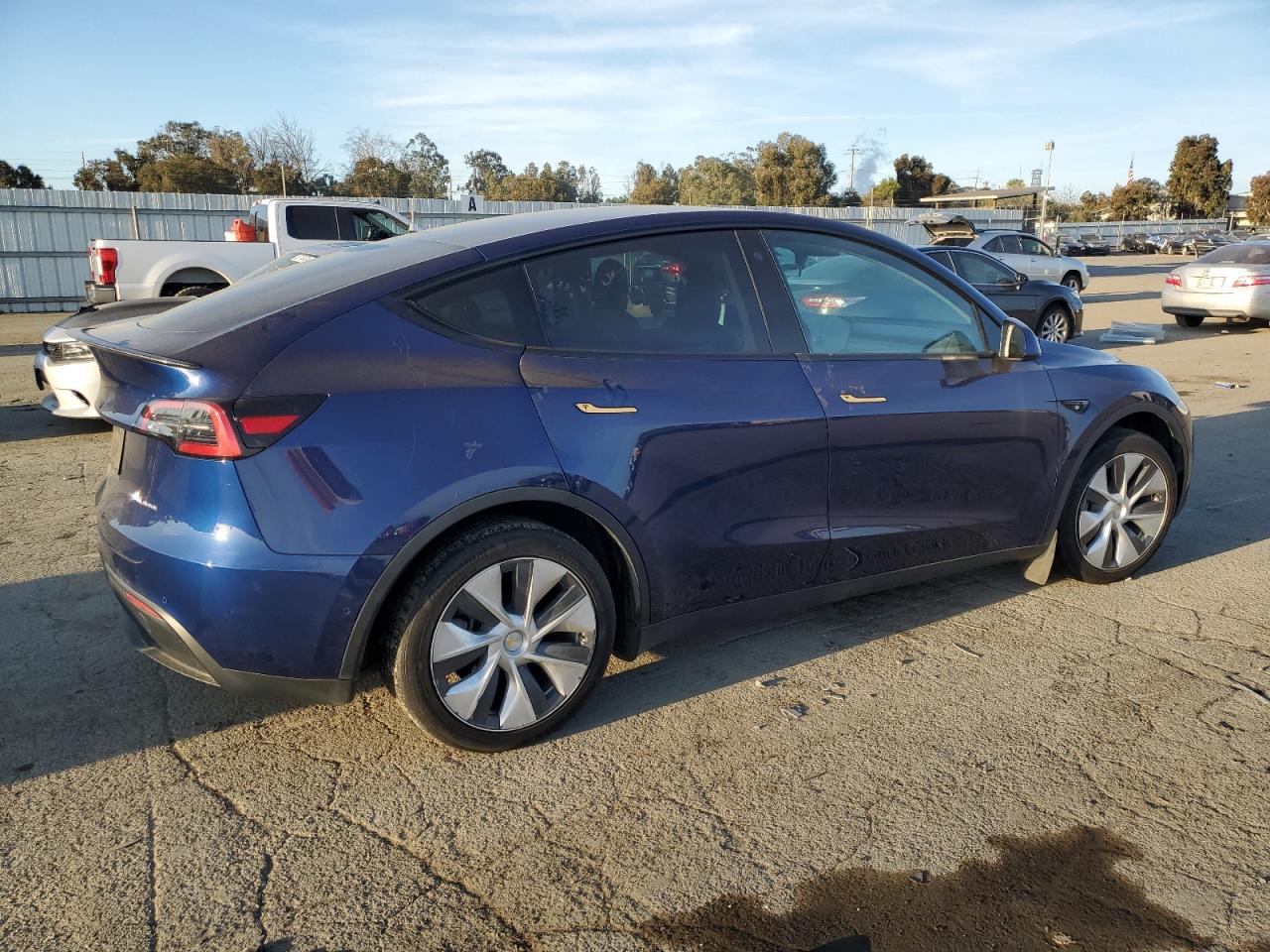 Photo 2 VIN: 7SAYGDEE3NF343892 - TESLA MODEL Y 