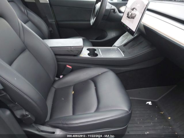 Photo 4 VIN: 7SAYGDEE3NF354410 - TESLA MODEL Y 