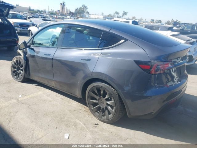 Photo 2 VIN: 7SAYGDEE3NF428778 - TESLA MODEL Y 