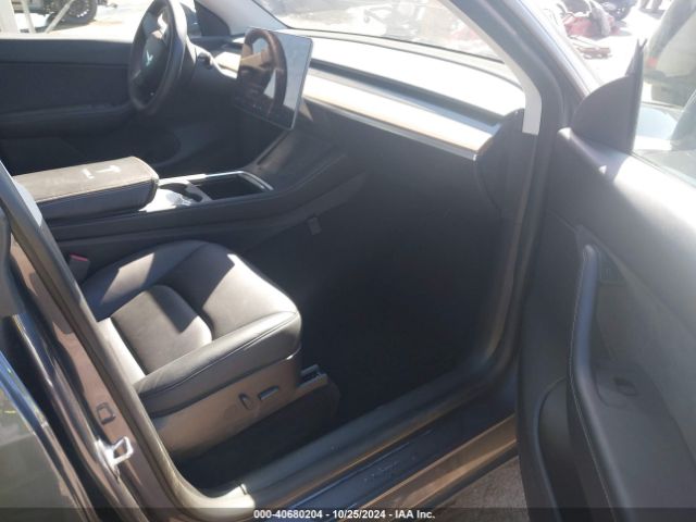 Photo 4 VIN: 7SAYGDEE3NF428778 - TESLA MODEL Y 