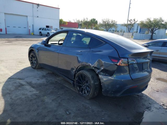 Photo 2 VIN: 7SAYGDEE3NF433012 - TESLA MODEL Y 