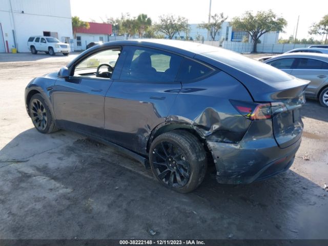 Photo 5 VIN: 7SAYGDEE3NF433012 - TESLA MODEL Y 