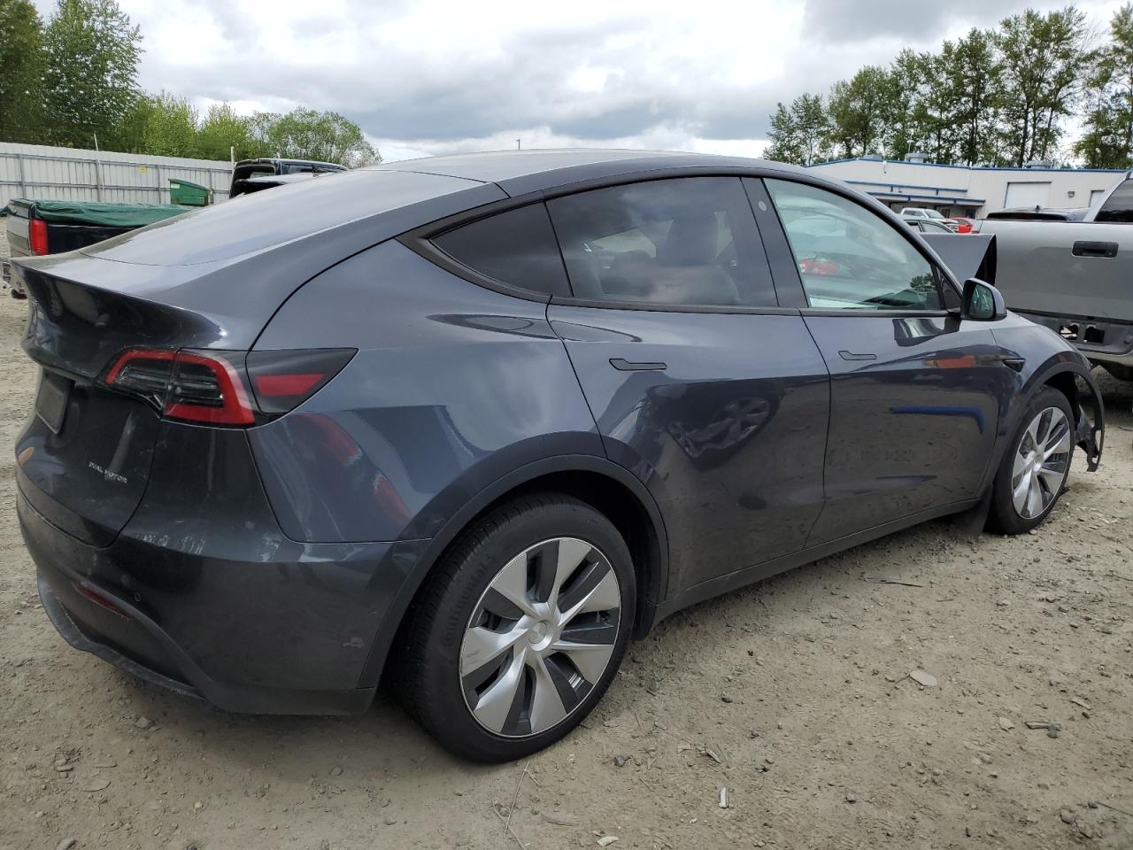 Photo 2 VIN: 7SAYGDEE3NF443555 - TESLA MODEL Y 