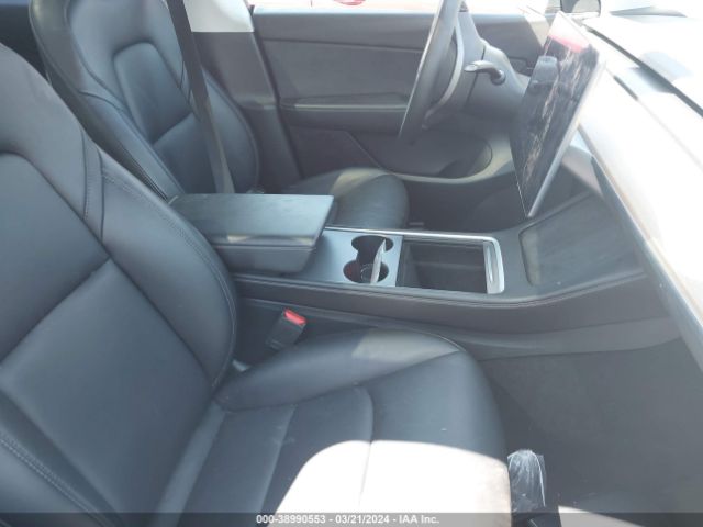 Photo 4 VIN: 7SAYGDEE3NF480234 - TESLA MODEL Y 