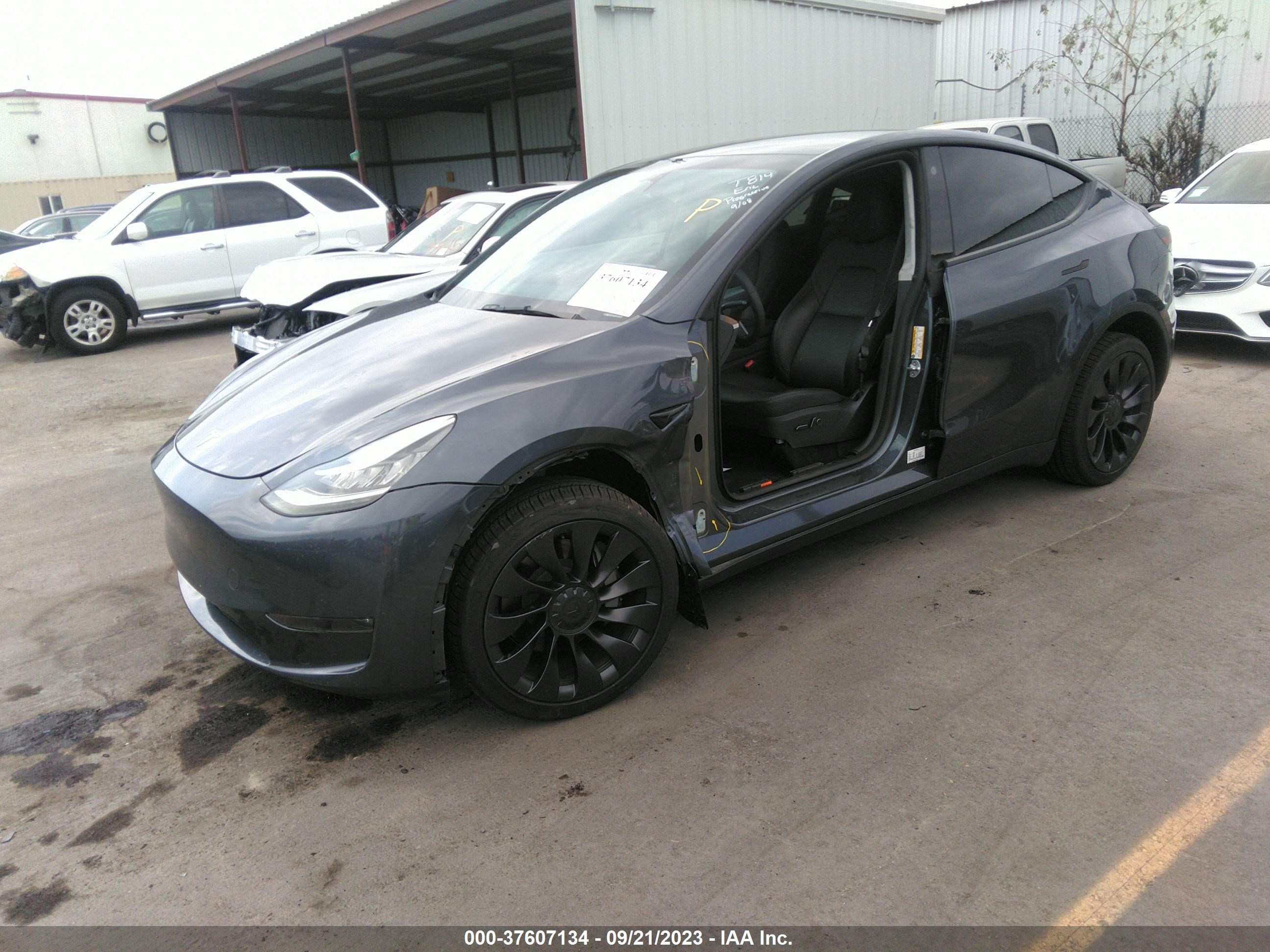 Photo 1 VIN: 7SAYGDEE3PA034228 - TESLA MODEL Y 