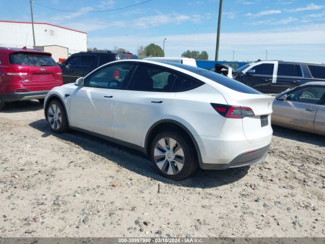 Photo 2 VIN: 7SAYGDEE3PA040272 - TESLA MODEL Y 