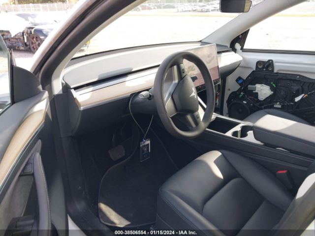 Photo 4 VIN: 7SAYGDEE3PA045892 - TESLA MODEL Y 