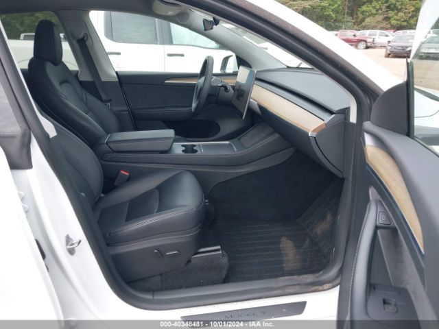 Photo 4 VIN: 7SAYGDEE3PA060182 - TESLA MODEL Y 