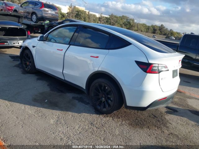 Photo 2 VIN: 7SAYGDEE3PA074857 - TESLA MODEL Y 