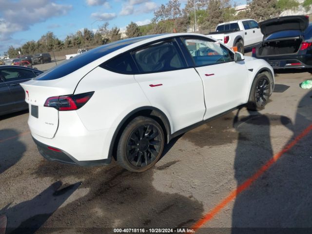 Photo 3 VIN: 7SAYGDEE3PA074857 - TESLA MODEL Y 