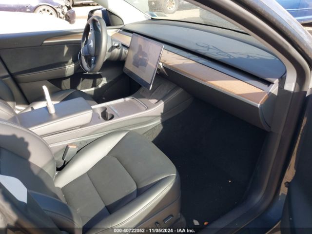 Photo 4 VIN: 7SAYGDEE3PA105590 - TESLA MODEL Y 