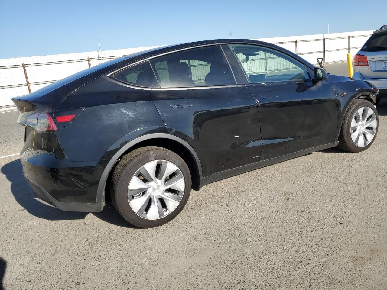 Photo 2 VIN: 7SAYGDEE3PA109185 - TESLA MODEL Y 