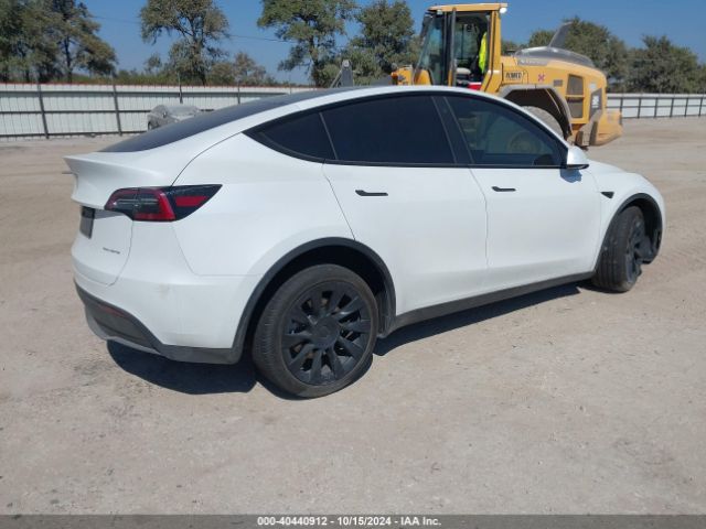 Photo 3 VIN: 7SAYGDEE3PA117853 - TESLA MODEL Y 