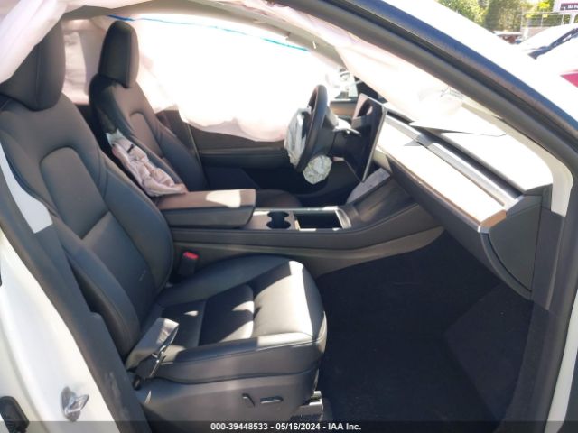 Photo 4 VIN: 7SAYGDEE3PA135947 - TESLA MODEL Y 