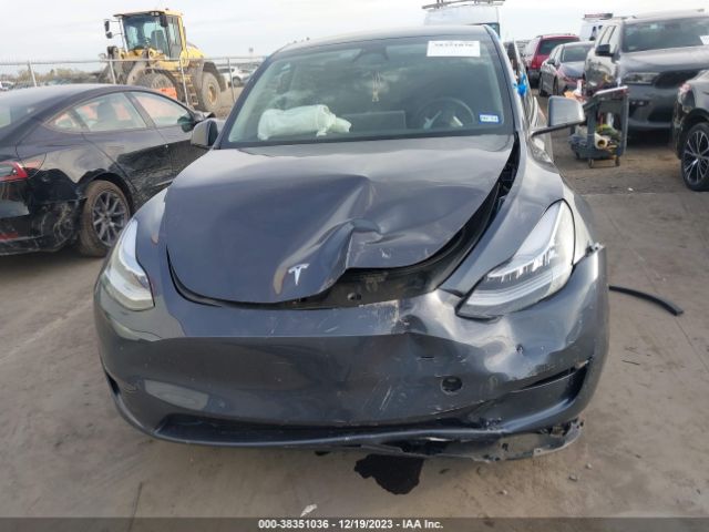 Photo 9 VIN: 7SAYGDEE3PA137102 - TESLA MODEL Y 