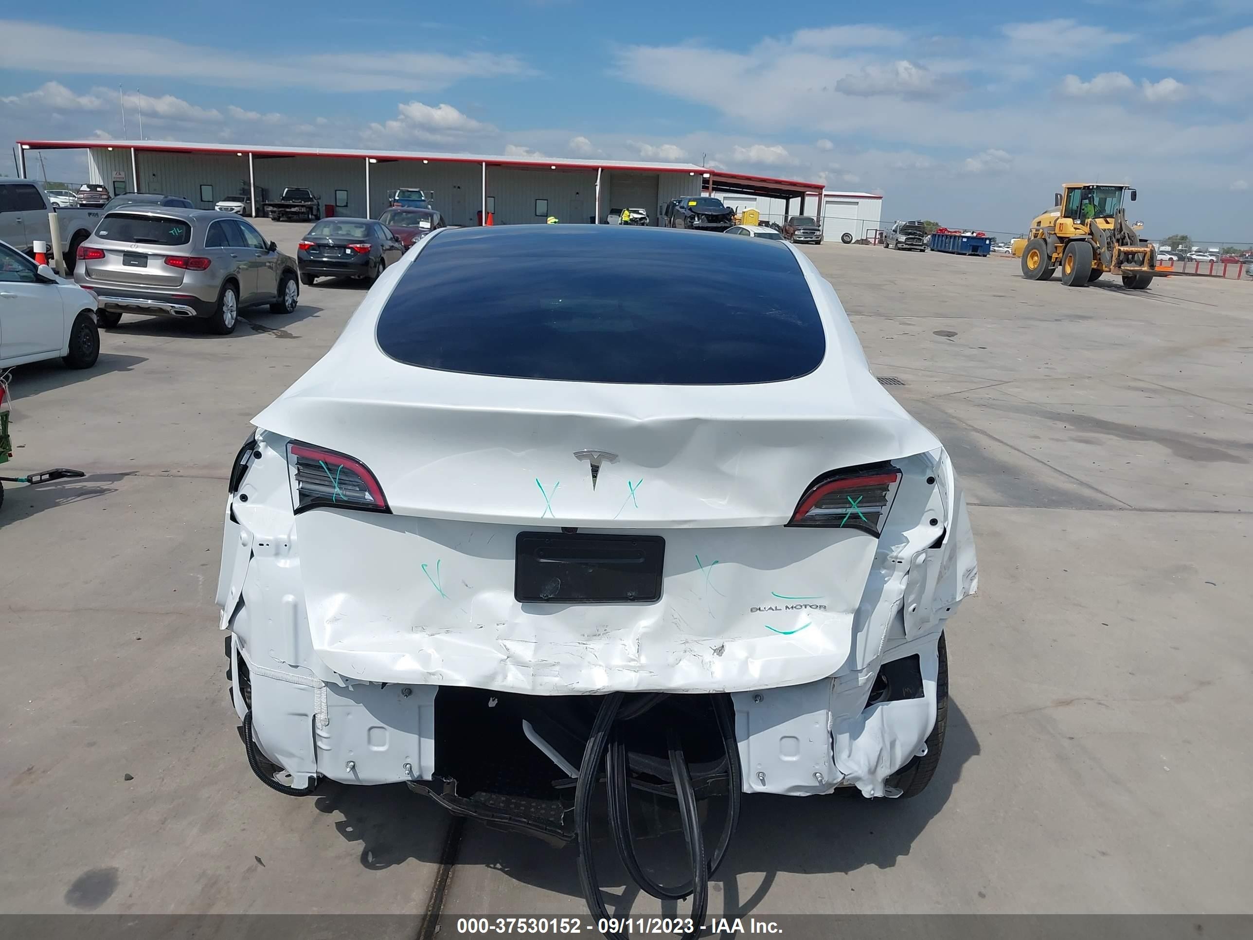 Photo 14 VIN: 7SAYGDEE3PA149220 - TESLA MODEL Y 